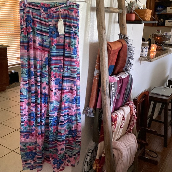 Easel pants - Picture 1 of 1